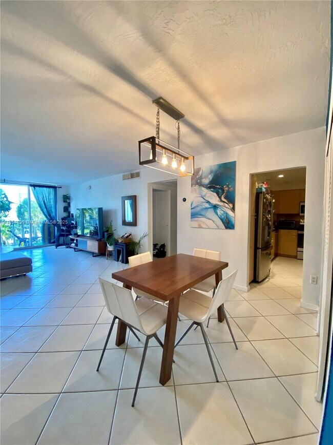 Photo - 10350 W Bay Harbor Dr Unit 2L