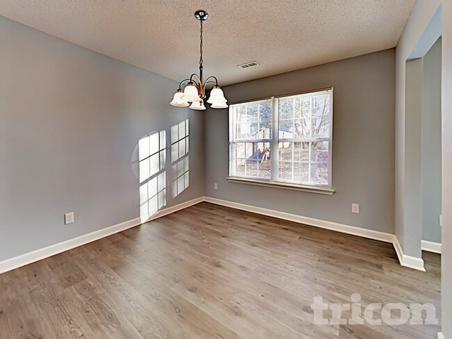 Photo - 1008 Crowders Woods Dr