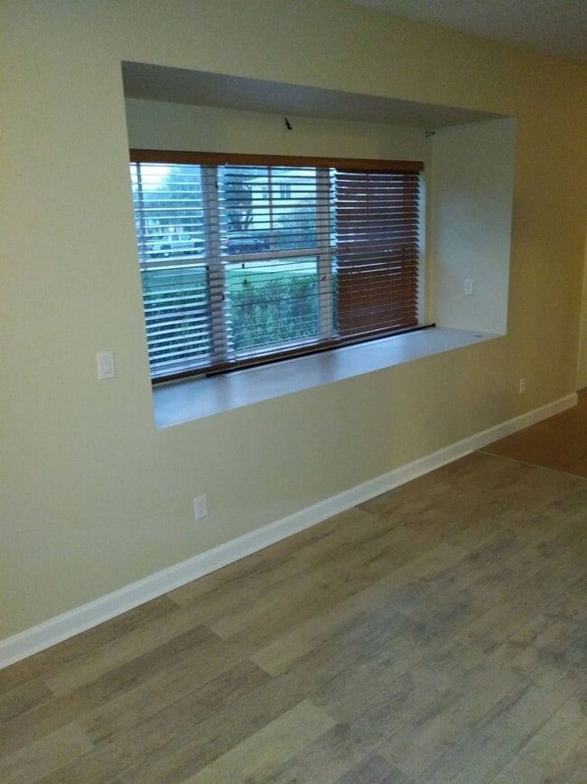 Photo - BACK ON THE MARKET!!! Grab this Spacious 4 Bedroom 2.5 Bath Townhouse