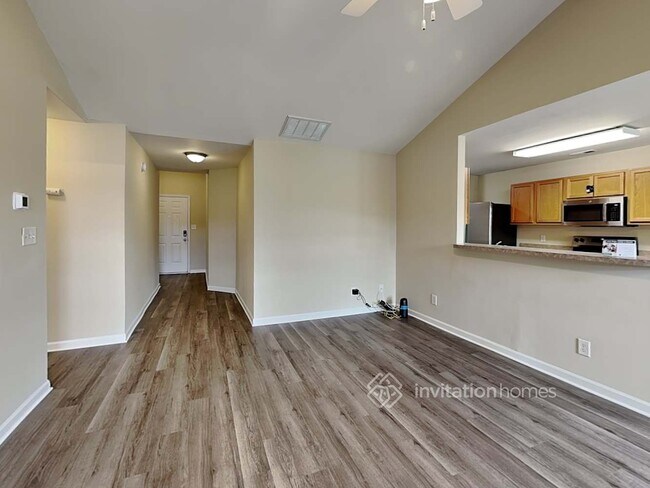 Photo - 2120 Centergrove Rd