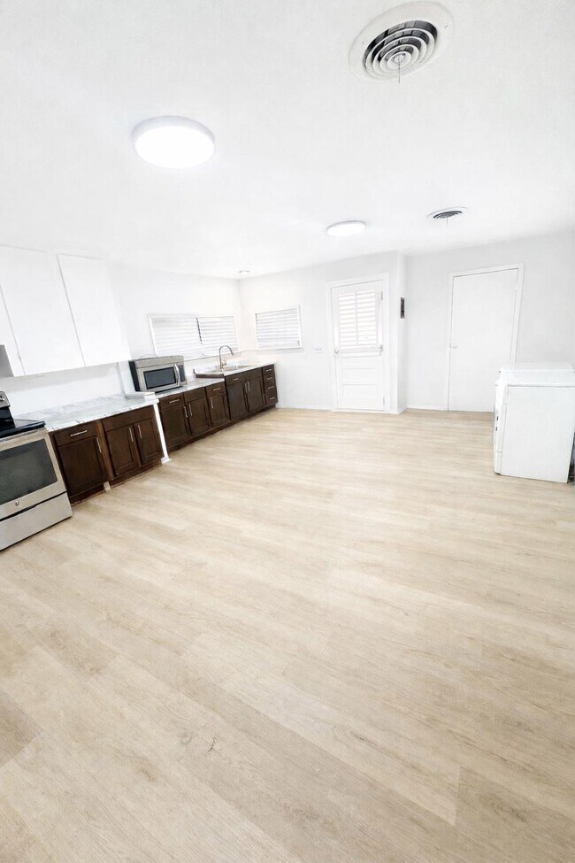 Photo - 2108 Horn Rd