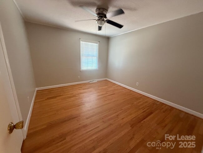 Photo - 301 Montgomery Dr
