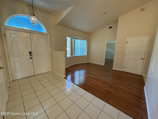 Photo - 1522 Breese St NE