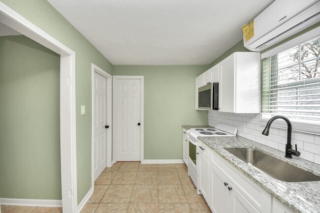 Photo - 4102 Engelke St
