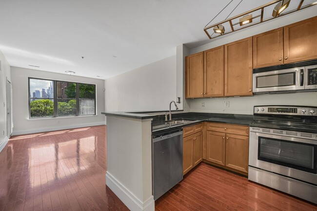 Building Photo - 24 Ave at Port Imperial Unit 123