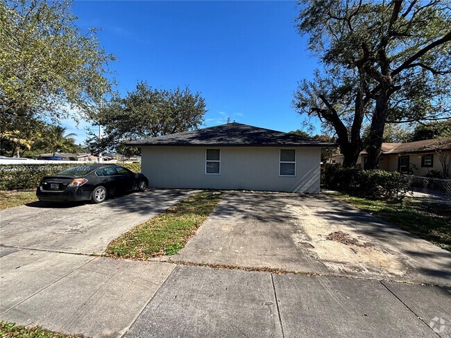 Building Photo - 5799 NW 30th Ave Unit A Rental