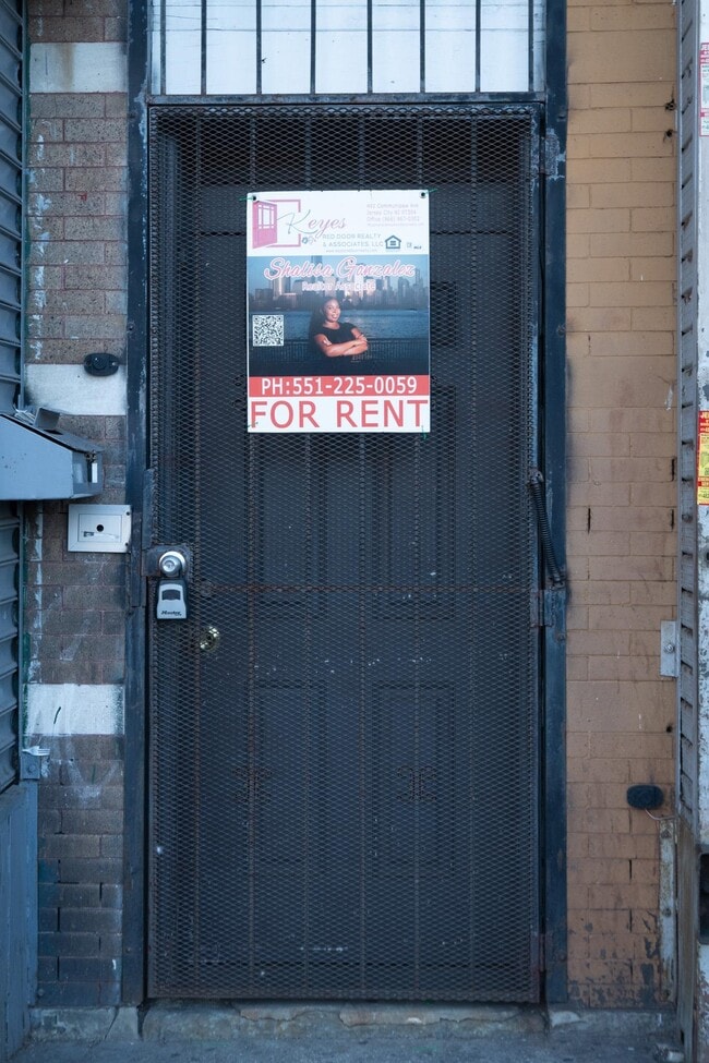 Building Photo - 639 Ocean Ave