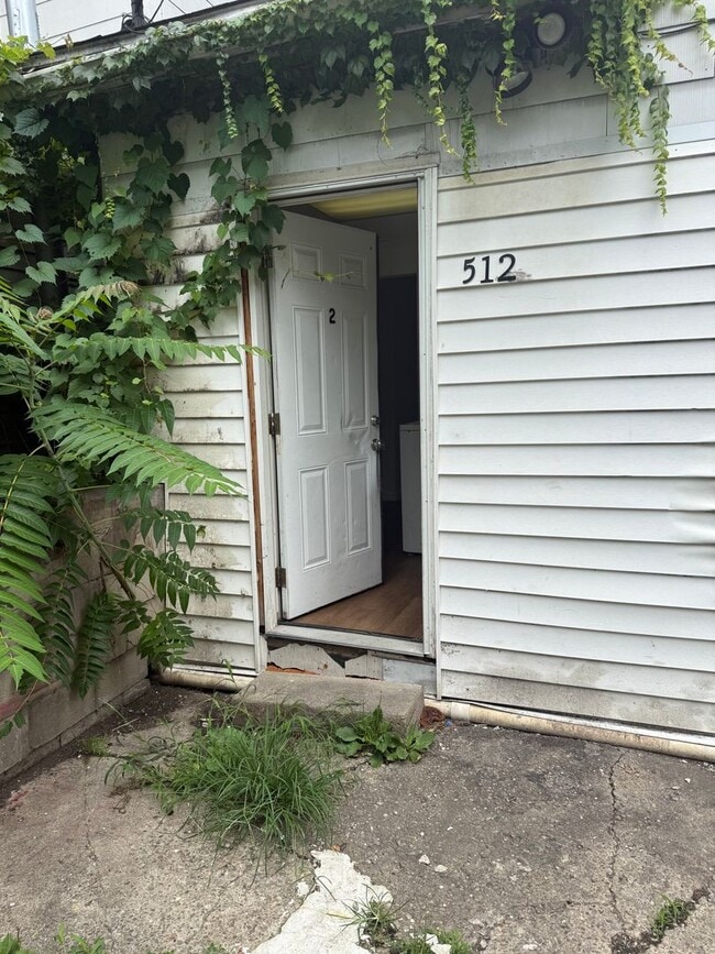 Building Photo - 512 Carothers Ave Unit B