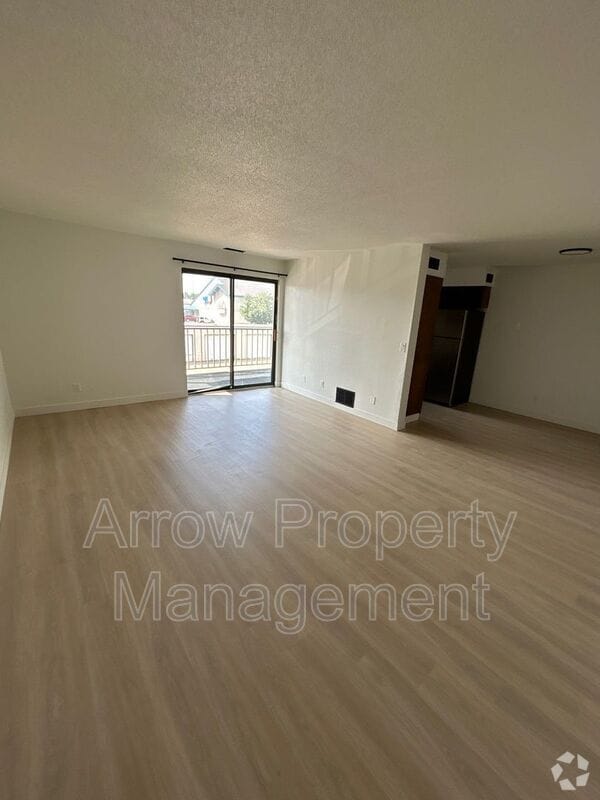 Building Photo - 201 E Arbor Ave Rental