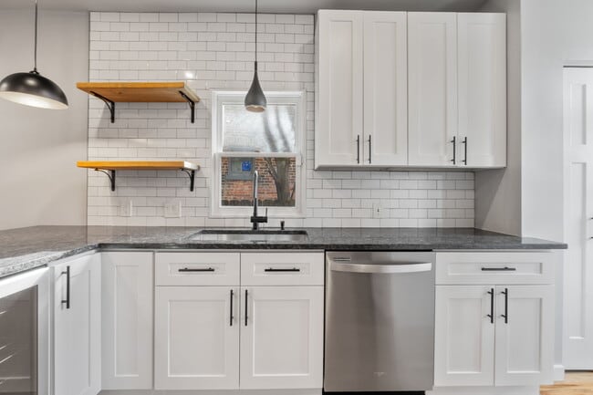 Photo - 1149 Summit St