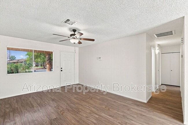 Photo - 1403 N Markdale