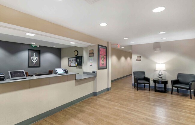 Photo - Furnished Studio-Kansas City - Airport - P... Apartment
