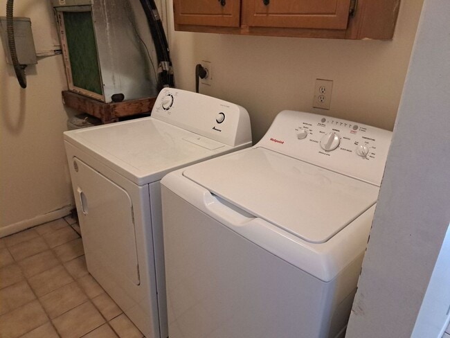 Photo - 3704 E 11th St Unit 3704 E 11th St, #B