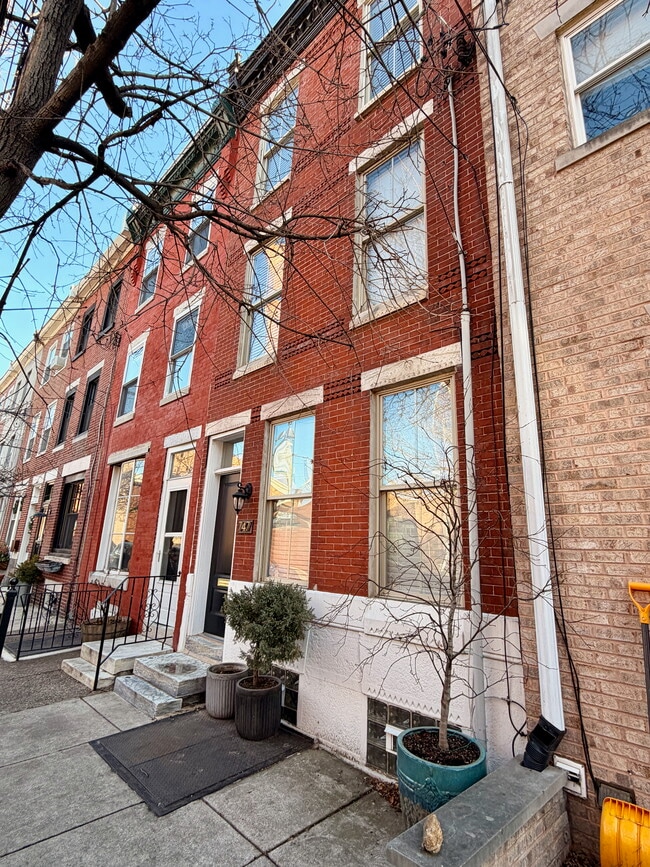 Photo - 747 S 10th St