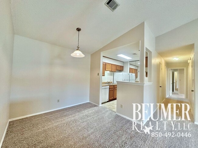 Photo - 2bd/2ba Condo in Prime Location on Scenic Highway
