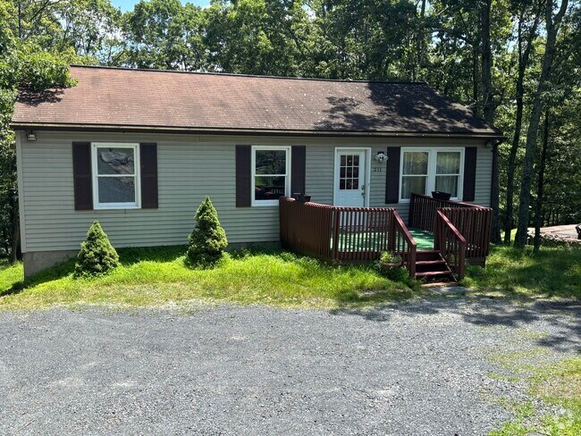 Building Photo - 211 Mallard Ln Rental