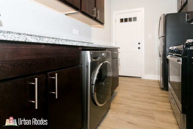 Photo - 703 W Brompton Ave Unit A01C