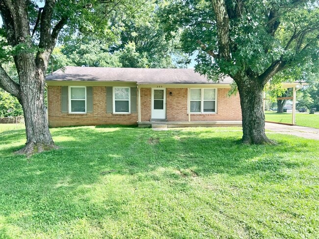 Building Photo - 305 Hillcrest Dr