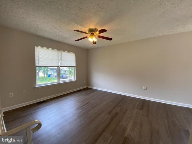 Photo - 4786 Calvert Dr