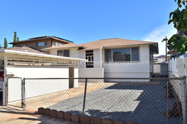 Renovated 4 bedroom, 2 bath Palolo home w/... - Renovated 4 bedroom, 2 bath Palolo home w/...