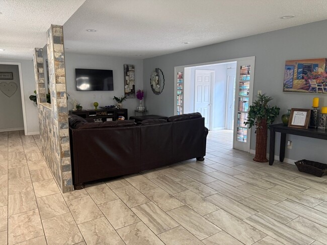 Photo - 914 W Cimmeron Dr