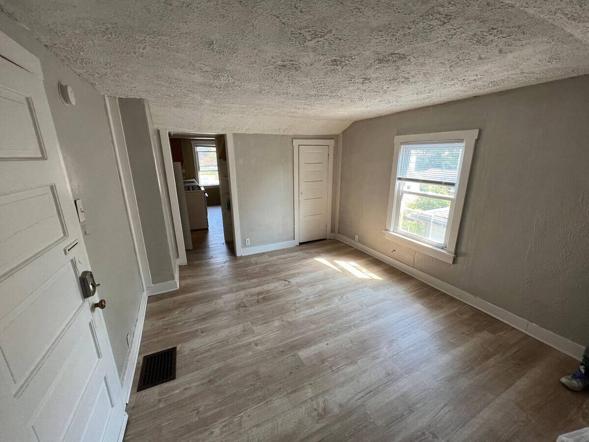 Photo - 808 W Beechwood Ave Unidad B