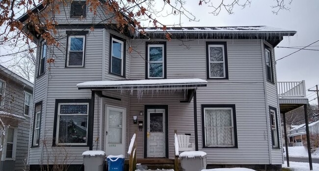 Building Photo - 1055 - 1057 Liberty St. Unit 1055 Liberty St.