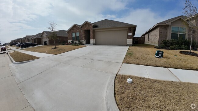 Building Photo - Recently Built 4 Bedroom 2 Bathroom Home