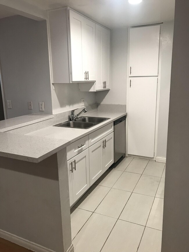 Photo - 8650 Gulana Ave Unit L2163