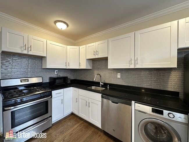 Photo - 2133 N Dayton St Unit J06W