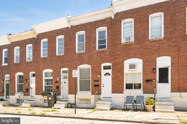 Building Photo - 251 S Robinson St Rental
