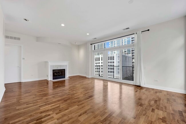 Photo - 330 N Clinton St Unidad 504