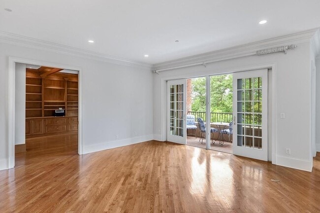 Photo - 3657 Peachtree Rd NE Unit 4B