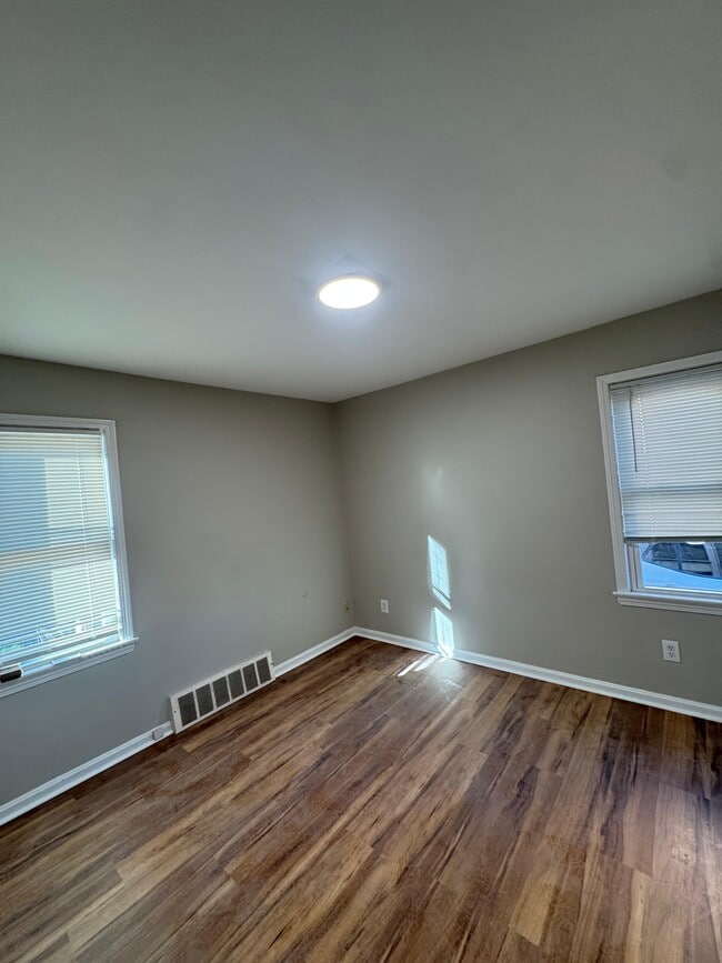 Photo - 6707 Laverne Ave