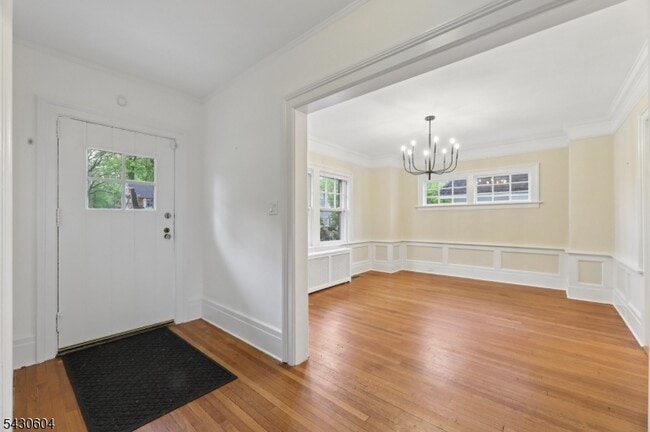 Photo - 190 Fernwood Ave