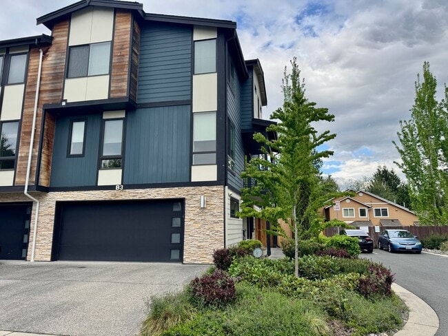 Building Photo - Village Crest Townhome!!!