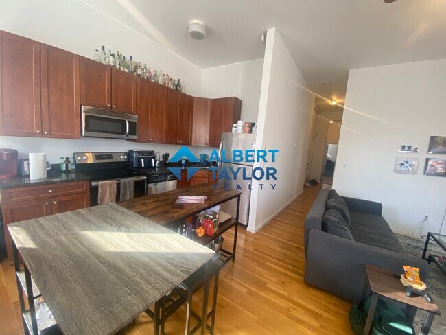 Photo - 176 Northampton St Unit 3