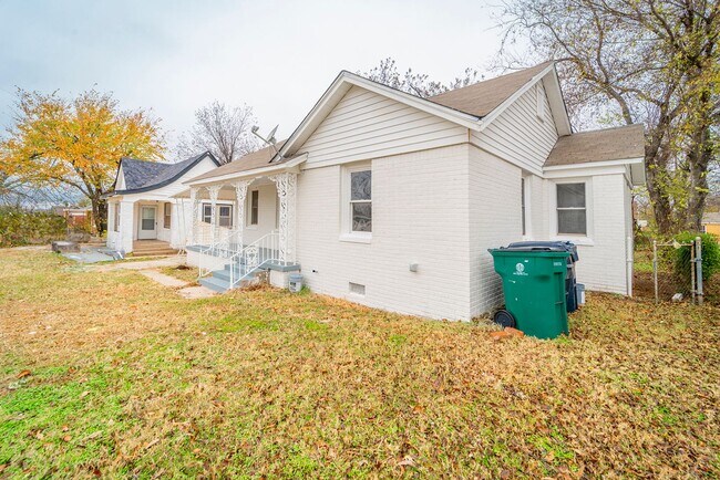 Photo - 2113 NE 17th St