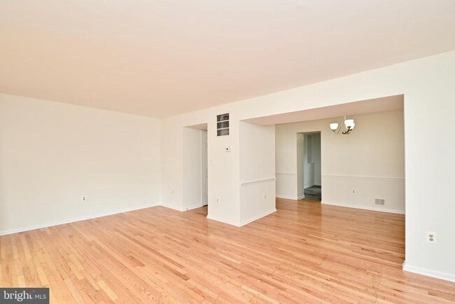 Photo - 5225 Leeward Ln