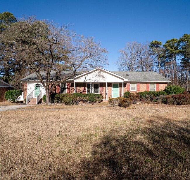 Building Photo - Cozy cottage vibe home in the heart of Fayetteville