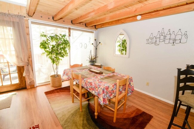 Photo - 247 Davis Cup Dr