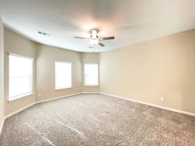 Photo - 1702 Sandalwood Way