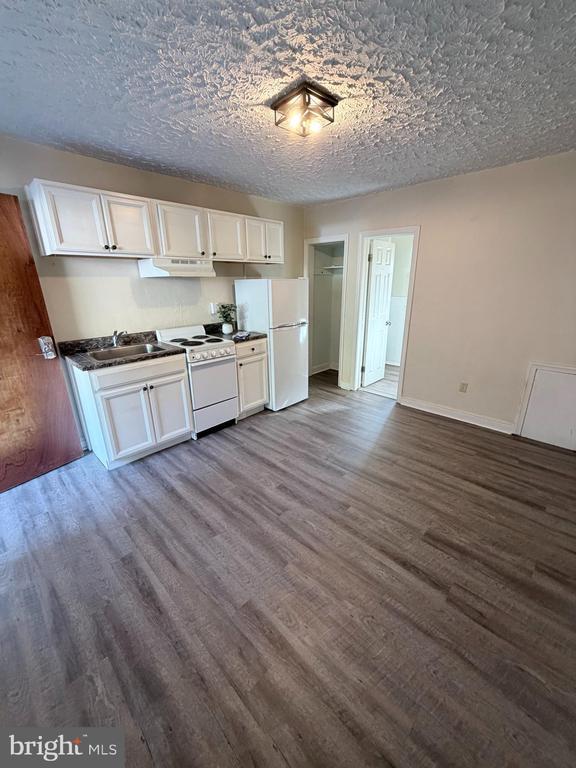 Building Photo - 268 Wilkes St Unit 9