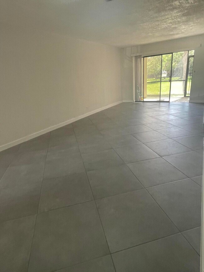 Photo - 3355 Jaywood Terrace Unit J113