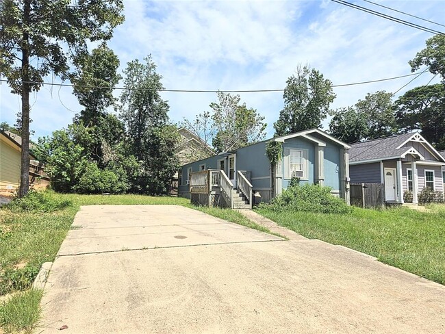 Photo - 16926 W Hammon House