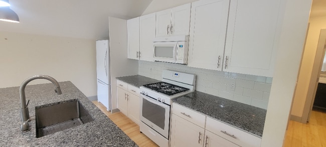 Photo - 115 W Market St Unit 201