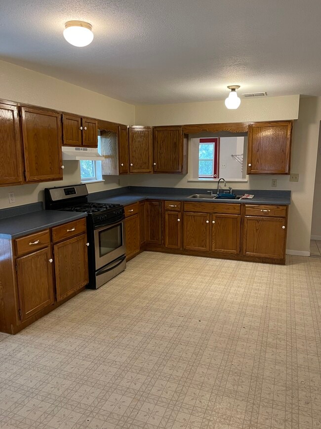 Photo - 732 W Market St