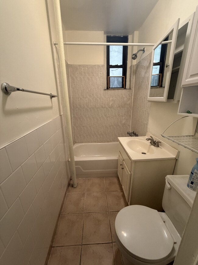 Photo - 21-16 35th St Unit 1B