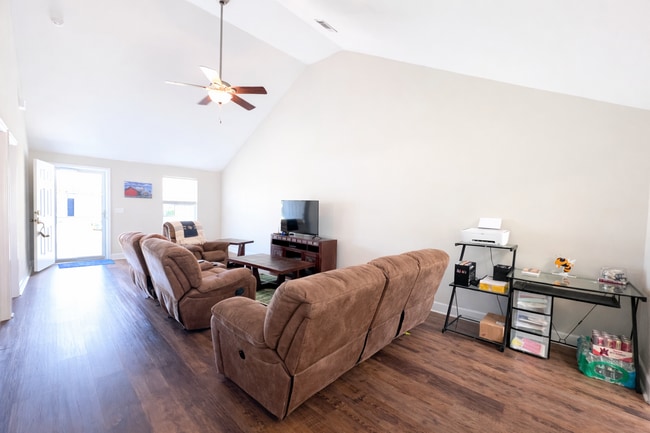 Photo - Fantastic 2 bedroom 2 bath townhome