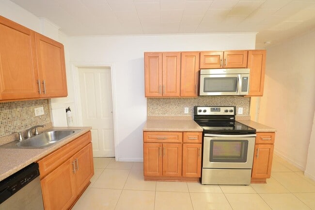 Photo - 128 S Bonsall St